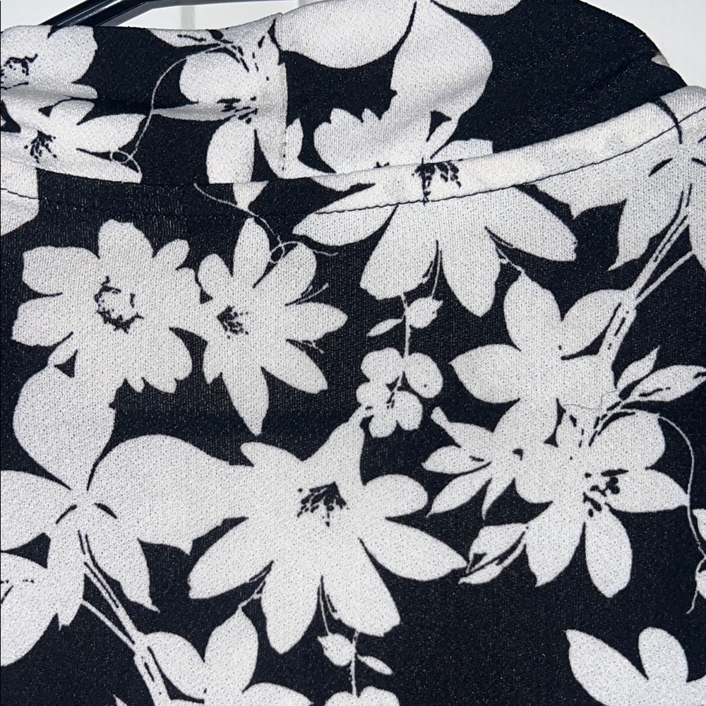Adrienne Vittadini Monochrome Floral Tie-Neck Blouse - Picture 6 of 8